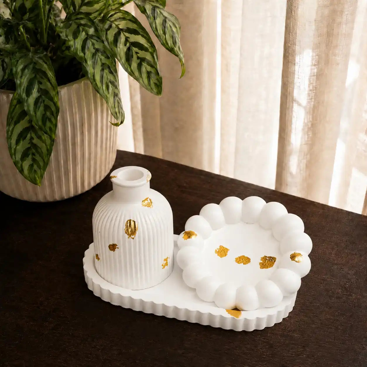 3 in 1 Bundle - Striped Oval Tray | Bubble Tray & Ribbed Vase