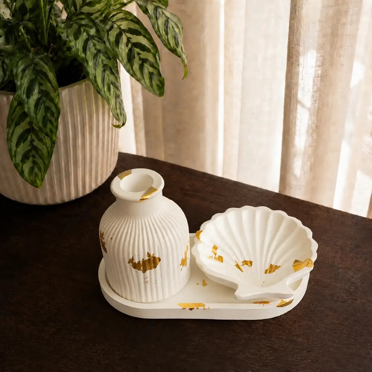 3 in 1 Bundle - Oval Tray | Ribbed Vase & Shell Tray