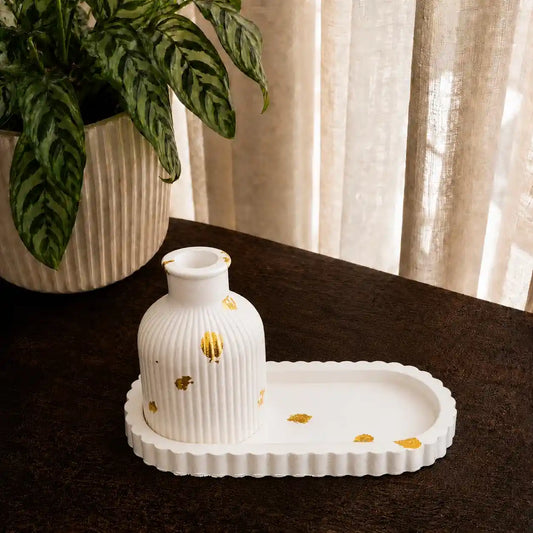 2 in 1 Bundle - Striped oval Tray & Ribbed Vase